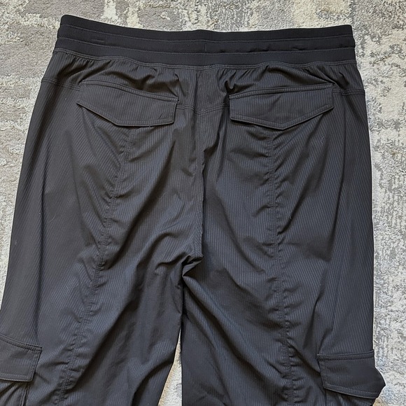 Lululemon Womens Large Dance Studio Relaxed-Fit Mid-Rise Cargo Pant Black W5GILS - Picture 5 of 9